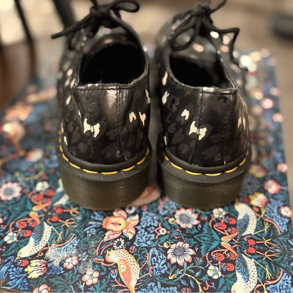 Classic Dr. Marten Oxfords with Love Hearts (UK 6, US 8) - Picture 5 of 7
